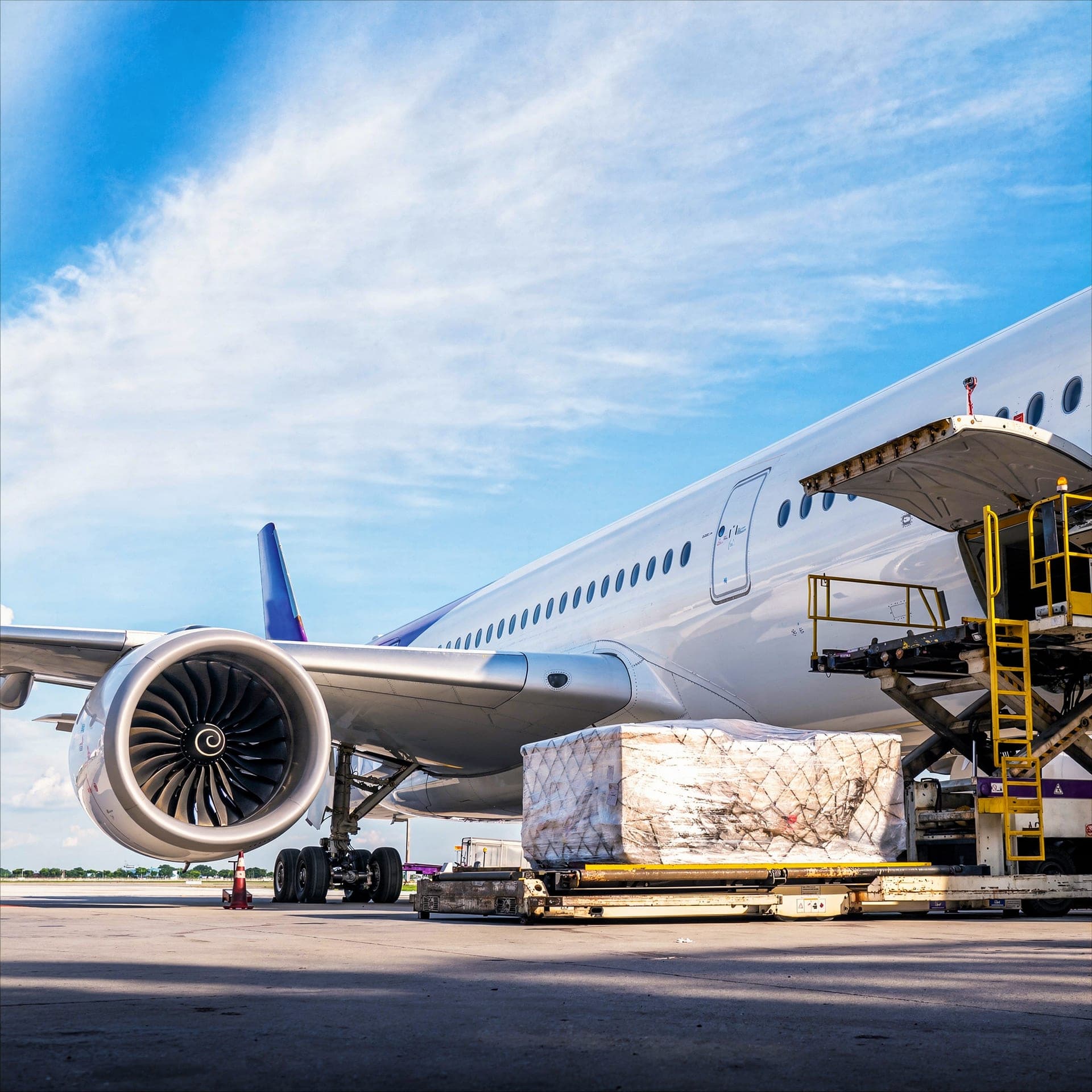 Air cargo · runway — Piris Road network